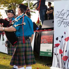 Noosa & District Pipe Band, Remembrance Day, Looking Forward to Peace Event, Tewantin-Noosa RSL Memorial Park, Tewantin, 11 November 2018
