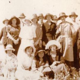 Daytrippers, Noosa District, ca 1930s