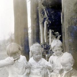 Dorothy, Richard, Alan and Donny Dunstan (l-r), Wallace House, Noosaville,  Christmas 1932