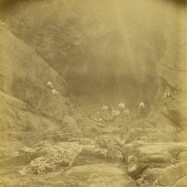 Daytrippers, Paradise Cave, Noosa National Park,1903