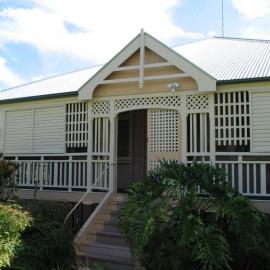 Exterior, Tait Duke Cottage, 84 Poinciana Avenue, Tewantin, 17 April 2009