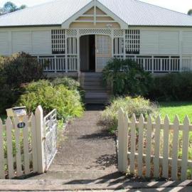 Exterior, Tait Duke Cottage, 84 Poinciana Avenue, Tewantin, 17 April 2009