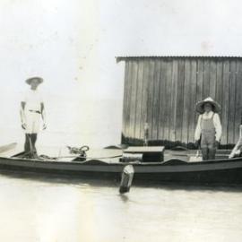 Boating, Noosa River, Munna Point, Noosaville, 15 December 1939