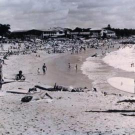 Crowds, Noosa Main Beach, Noosa Heads, ca 1960s