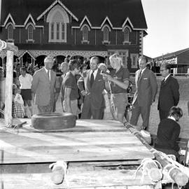 Duke of Edinburgh and participants, Duke of Edinburgh Gold Awards ceremony, Maryborough, 24 October 1973