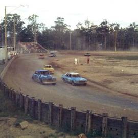 Car racing, Sunshine Coast Speedway, Wappa Falls Road, Yandina, May 1974