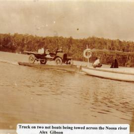 Catching a tow, Noosa River