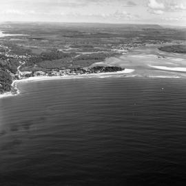 Aerial view of Noosa Main Beach, Noosa Heads, 1970