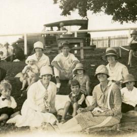 Daytrippers, Memorial Park, Tewantin, ca 1930s