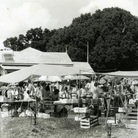 Market goers, Eumundi Markets, Eumundi, 1980s