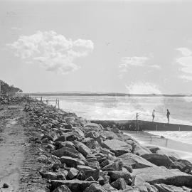 Daytrippers, rock sea wall, Noosa Main Beach, Noosa Heads, 1969
