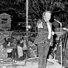 Dan Finch (Compare), Mardi Gras, Festival of Waters, Noosaville Lions Park, Noosaville, 1 September 1973