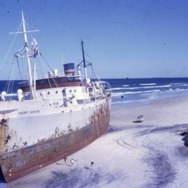 Daphne, Fiona and Mark Jeffs (l-r), Cherry Venture, Teewah Beach, Noosa North Shore, October 1973