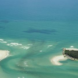 Aerial view, Noosa River mouth and Bar, Noosa Heads, 1 November 2004