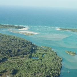 Aerial view, Noosa River mouth and Bar, Noosa Heads, 10 September 2003