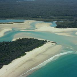 Aerial view, Noosa River mouth and Bar, Noosa Heads, 16 April 2007