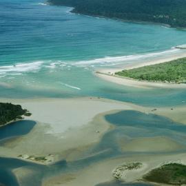 Aerial view, Noosa River mouth and Bar, Noosa Heads, 4 January 2007