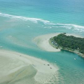 Aerial view, Noosa River mouth and Bar, Noosa Heads, 4 January 2007