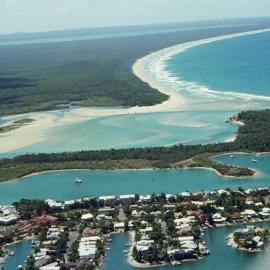 Aerial view, Noosa River mouth and Bar, Noosa Heads, 9 March 2005
