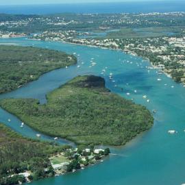 Aerial view, Noosa River, Tewantin, 9 March 2005