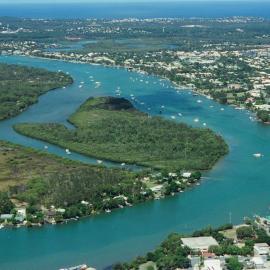 Aerial view, Noosa River, Tewantin, 9 March 2005
