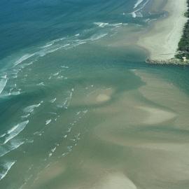 Aerial view, Noosa River mouth and Bar, Noosa Heads, 10 February 2005
