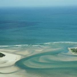 Aerial view, Noosa River mouth and Bar, Noosa Heads, 10 February 2005