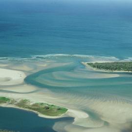 Aerial view, Noosa River mouth and Bar, Noosa Heads, 10 February 2005