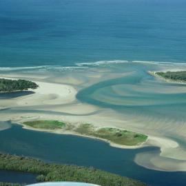 Aerial view, Noosa River mouth and Bar, Noosa Heads, 10 February 2005