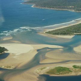 Aerial view, Noosa River mouth and Bar, Noosa Heads, 19 March 2007