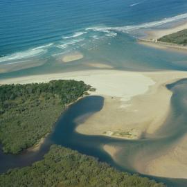 Aerial view, Noosa River mouth and Bar, Noosa Heads, 19 March 2007