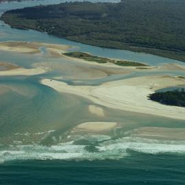Aerial view, Noosa River mouth and Bar, Noosa Heads, 19 March 2007