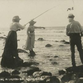 Fishing, Laguna Bay, Noosa Heads, ca 1911