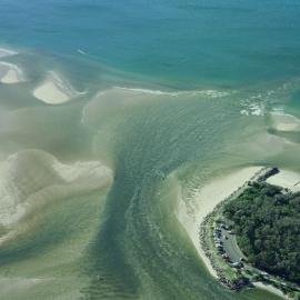 Aerial view, Noosa River mouth and Bar, Noosa Heads, 23 April 2005
