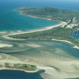 Aerial view, Noosa River mouth and Bar, Noosa Heads, 23 April 2005