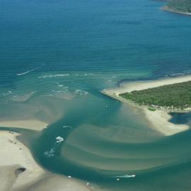 Aerial view, Noosa River mouth and Bar, Noosa Heads, 29 December 2004