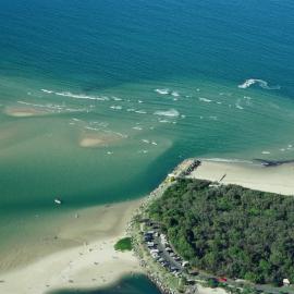 Aerial view, Noosa River mouth and Bar, Noosa Heads, 29 December 2004