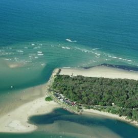 Aerial view, Noosa River mouth and Bar, Noosa Heads, 29 December 2004