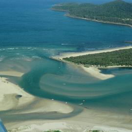Aerial view, Noosa River mouth and Bar, Noosa Heads, 29 December 2004