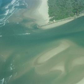 Aerial view, Noosa River mouth and Bar, Noosa Heads, 10 April 2005