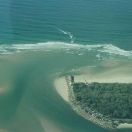 Aerial view, Noosa River mouth and Bar, Noosa Heads, 10 April 2005