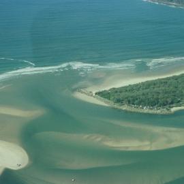 Aerial view, Noosa River mouth and Bar, Noosa Heads, 10 April 2005