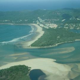 Aerial view, Noosa River mouth and Bar, Noosa Heads, 10 April 2005