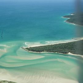 Aerial view, Noosa River mouth and Bar, Noosa Heads, 10 April 2005