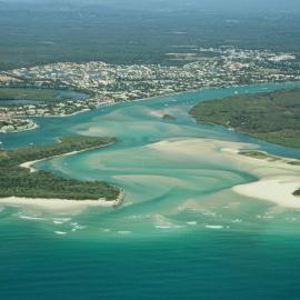 Aerial view, Noosa River mouth and Bar, Noosa Heads, 10 April 2005