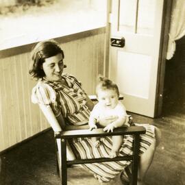 Esther Gwyder and Patricia Gwyder Wood (baby), 17 Pine Street, Pomona, 1940s