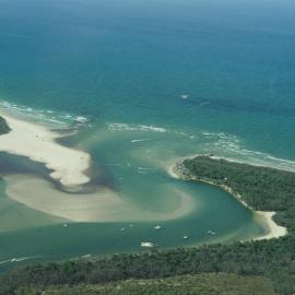Aerial view, Noosa River mouth and Bar, Noosa Heads, 17 December 2005