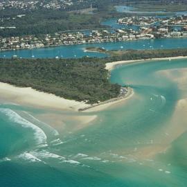 Aerial view, Noosa River mouth and Bar, Noosa Heads, 18 September 2005