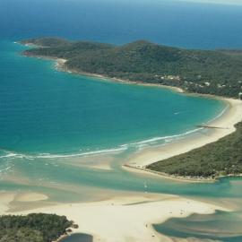 Aerial view, Noosa River mouth and Bar, Noosa Heads, 18 September 2005