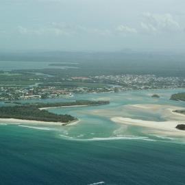 Aerial view, Noosa River mouth and Bar, Noosa Heads, 19 October 2005